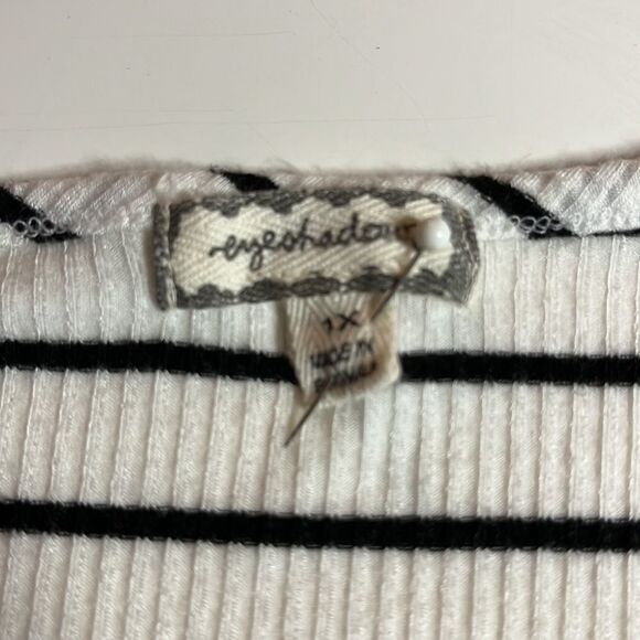 Eyeshadow black and white striped short sleeve scoopneck a-line top SZ 1X - Picture 7 of 11